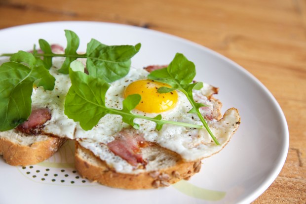 ei met spek en rucola