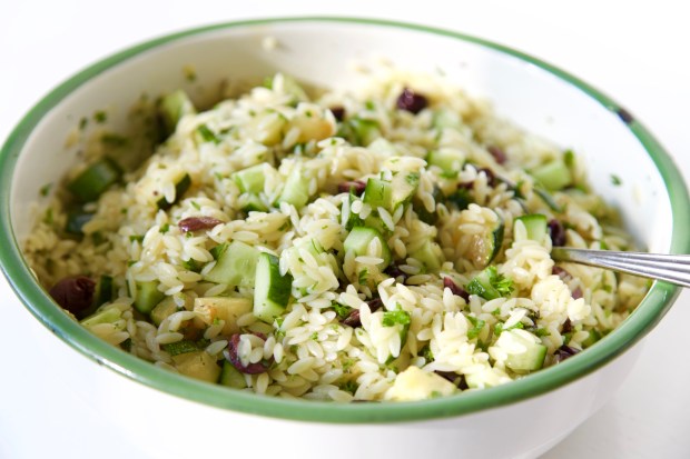 Zomerse orzo salade