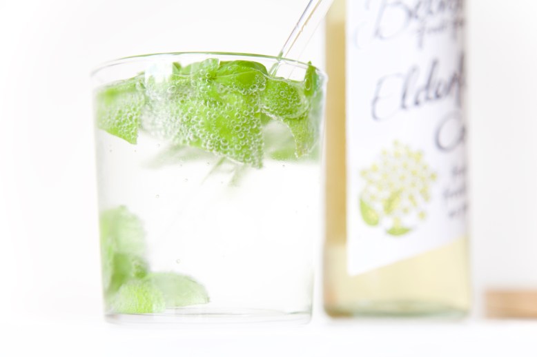 gin vlierbes basilicum cocktail